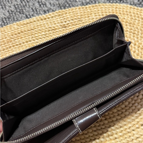 Coach Brown Signature C Zip Around Wallet - Picture 5 of 9